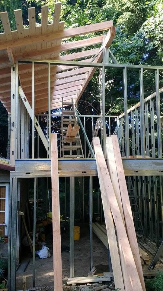 Ampliación en Steel Framing de vivienda en zona de bosque